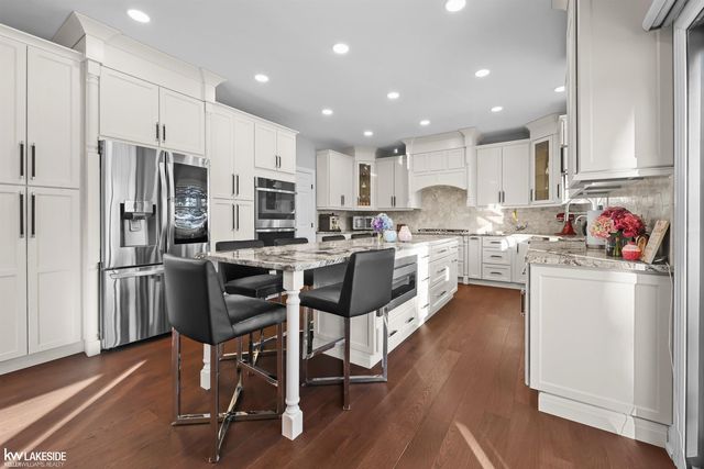 1440 Woodbridge Lane, Wixom, MI 48393