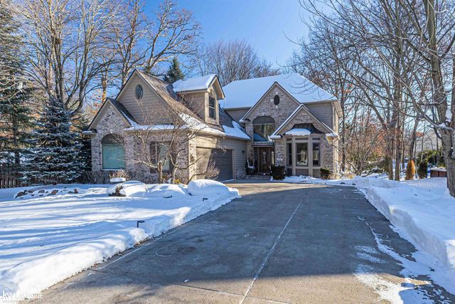 1440 Woodbridge Lane, Wixom, MI 48393