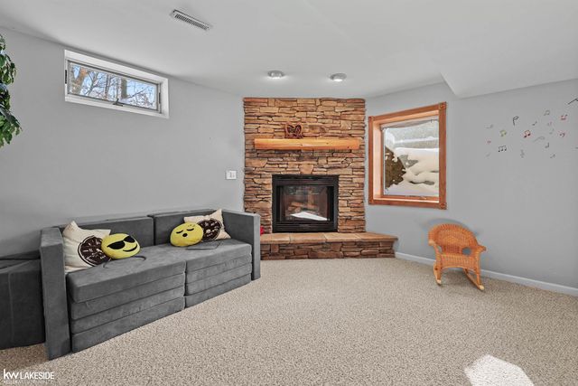 1440 Woodbridge Lane, Wixom, MI 48393