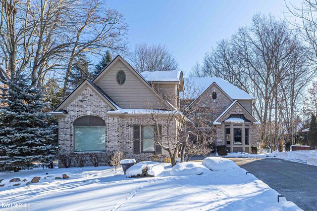 1440 Woodbridge Lane, Wixom, MI 48393