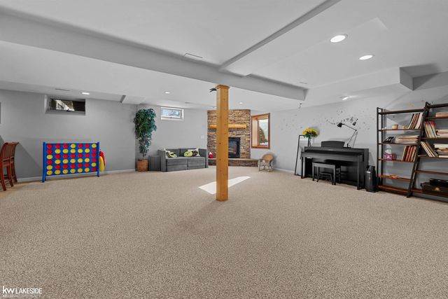 1440 Woodbridge Lane, Wixom, MI 48393