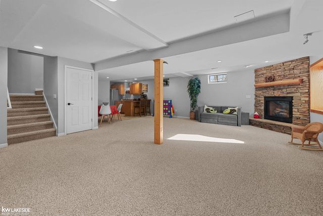 1440 Woodbridge Lane, Wixom, MI 48393