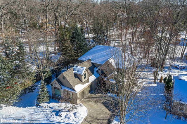 1440 Woodbridge Lane, Wixom, MI 48393