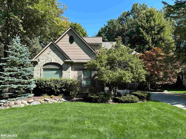 1440 Woodbridge Lane, Wixom, MI 48393