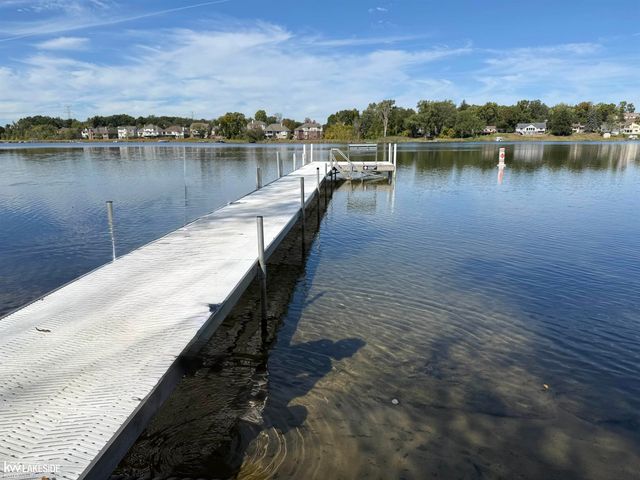 1440 Woodbridge Lane, Wixom, MI 48393