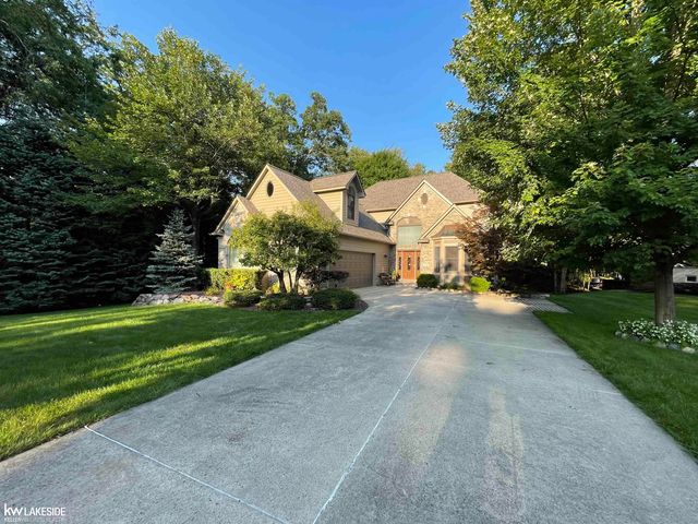 1440 Woodbridge Lane, Wixom, MI 48393