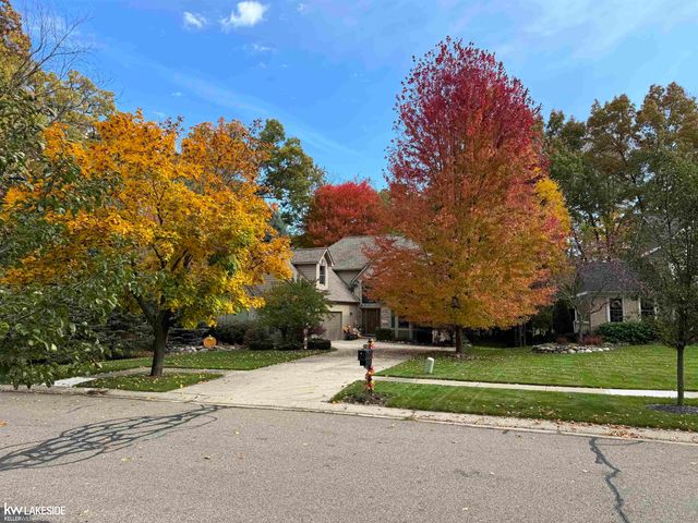 1440 Woodbridge Lane, Wixom, MI 48393