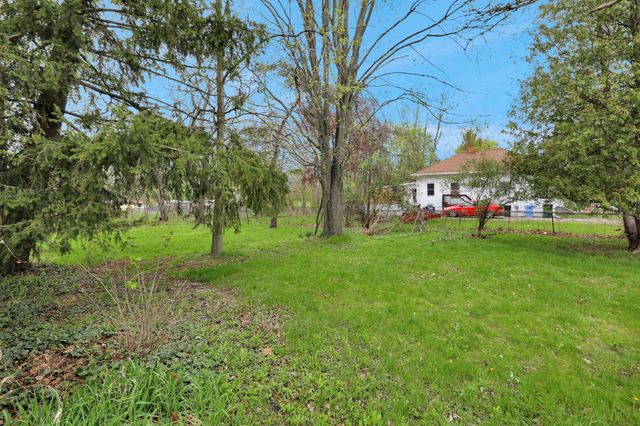 4308 Pleasant Grove Road, Lansing, MI 48910