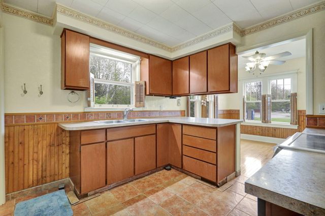 4308 Pleasant Grove Road, Lansing, MI 48910