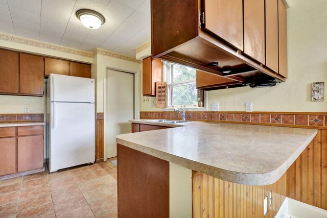 4308 Pleasant Grove Road, Lansing, MI 48910