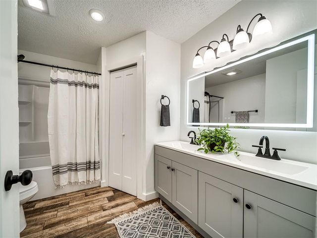 1006 Garden Grove, Yukon, OK 73099