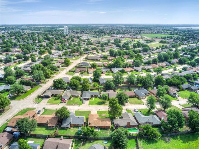 1006 Garden Grove, Yukon, OK 73099