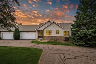 164 Wedgewood Drive, Mahtomedi, MN 55115