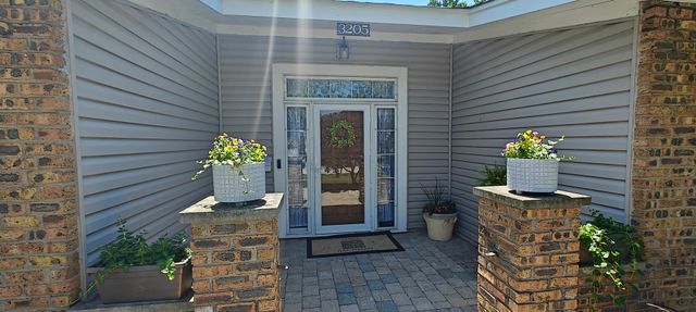 3205 63rd Street, Woodridge, IL 60517