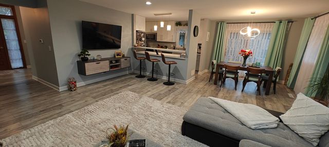 3205 63rd Street, Woodridge, IL 60517