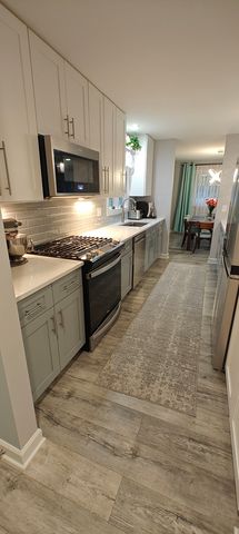 3205 63rd Street, Woodridge, IL 60517