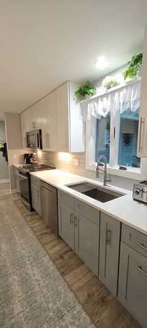 3205 63rd Street, Woodridge, IL 60517