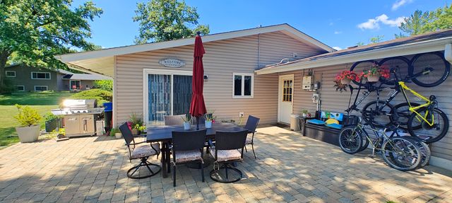 3205 63rd Street, Woodridge, IL 60517