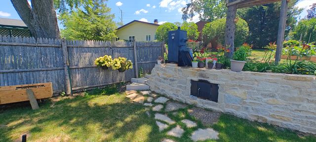 3205 63rd Street, Woodridge, IL 60517