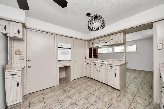 3209 Hays Street, Pasadena, TX 77503