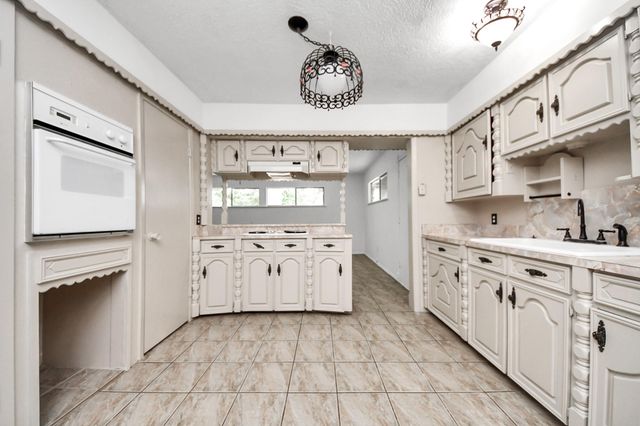 3209 Hays Street, Pasadena, TX 77503