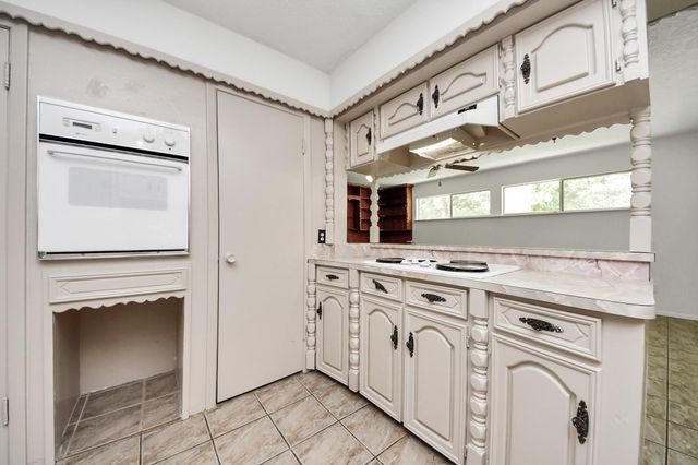 3209 Hays Street, Pasadena, TX 77503