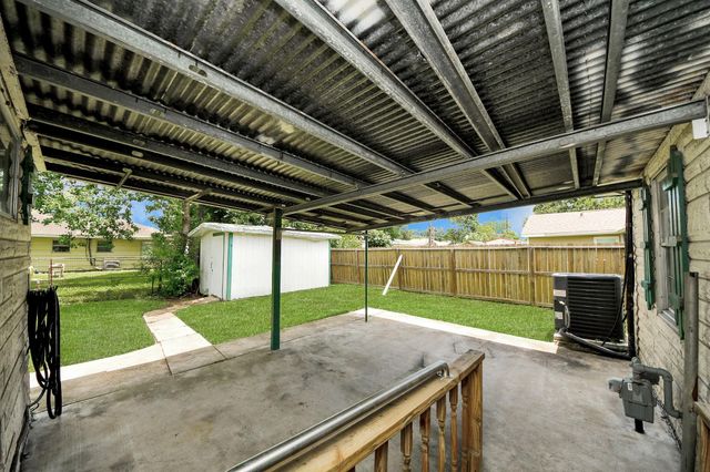 3209 Hays Street, Pasadena, TX 77503