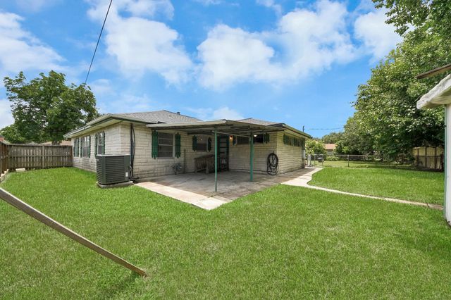3209 Hays Street, Pasadena, TX 77503