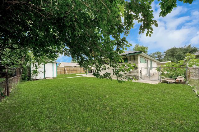 3209 Hays Street, Pasadena, TX 77503