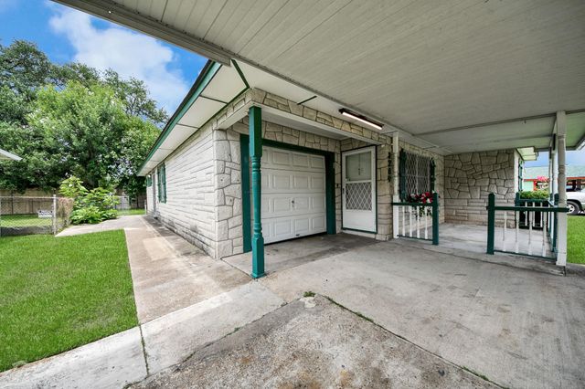 3209 Hays Street, Pasadena, TX 77503
