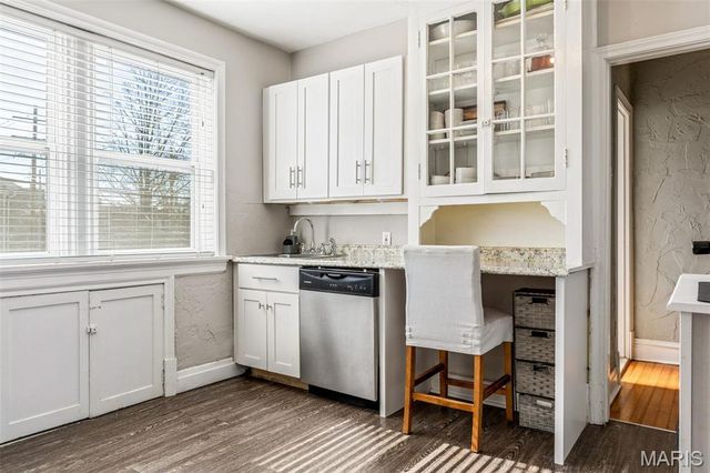 1210 S Newstead Avenue, St Louis, MO 63110