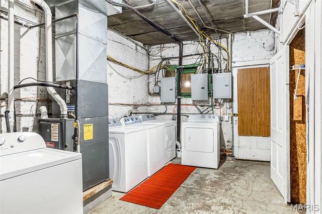 1210 S Newstead Avenue, St Louis, MO 63110