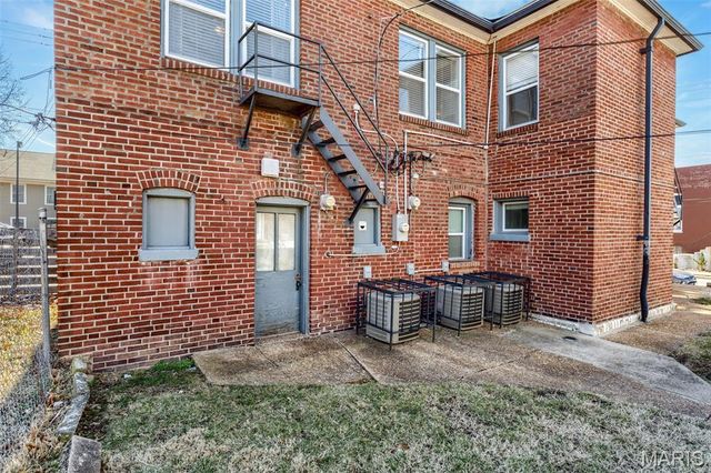 1210 S Newstead Avenue, St Louis, MO 63110