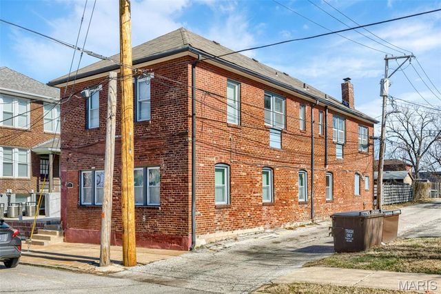 1210 S Newstead Avenue, St Louis, MO 63110