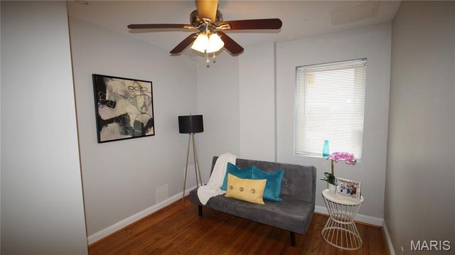 1210 S Newstead Avenue, St Louis, MO 63110