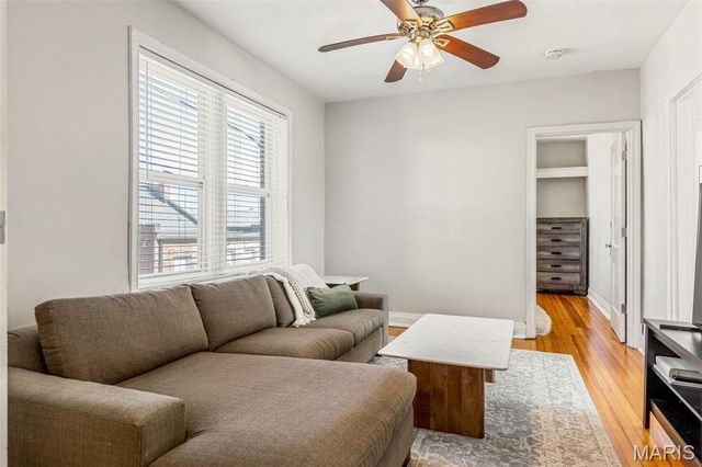 1210 S Newstead Avenue, St Louis, MO 63110