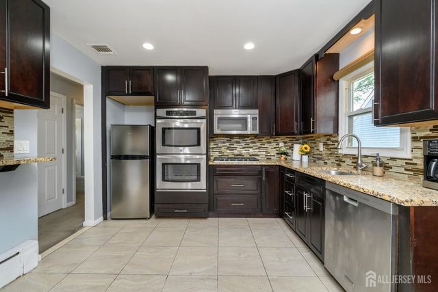 1 Veprek Lane, Hackensack, NJ 07606