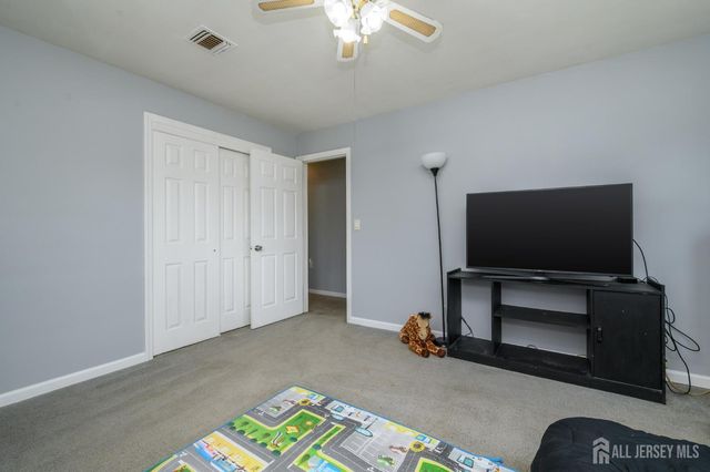 1 Veprek Lane, Hackensack, NJ 07606
