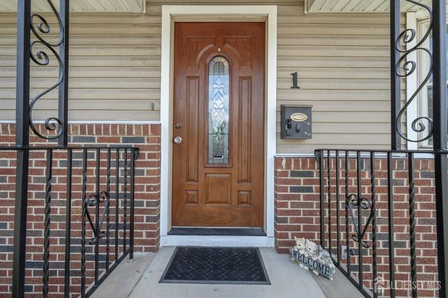1 Veprek Lane, Hackensack, NJ 07606