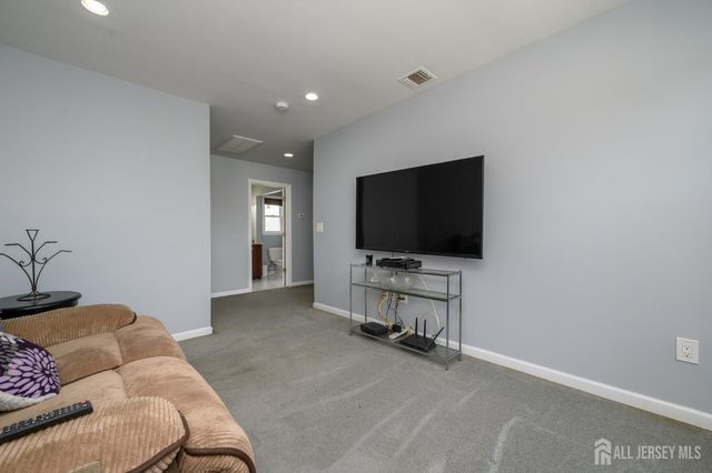 1 Veprek Lane, Hackensack, NJ 07606