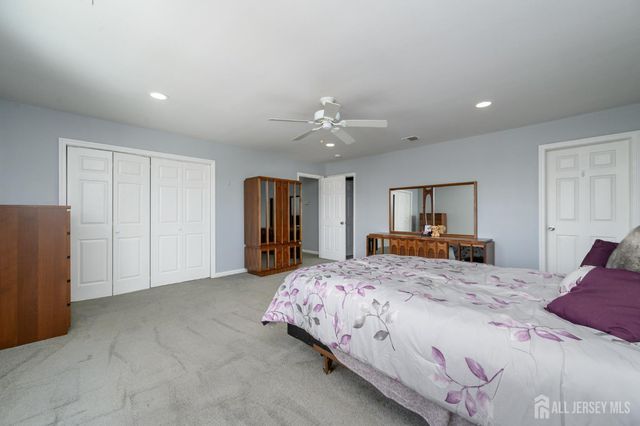 1 Veprek Lane, Hackensack, NJ 07606