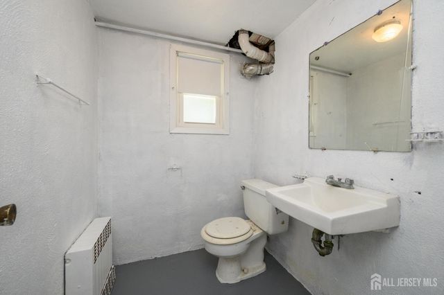 1 Veprek Lane, Hackensack, NJ 07606