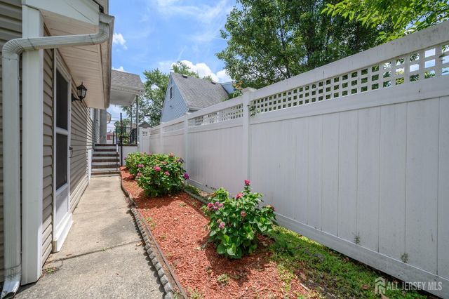 1 Veprek Lane, Hackensack, NJ 07606