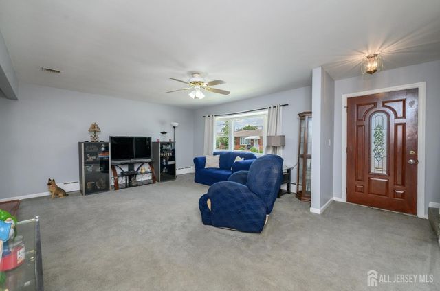 1 Veprek Lane, Hackensack, NJ 07606