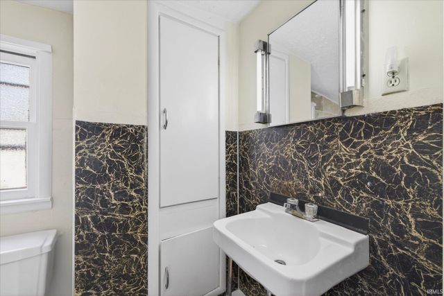 705 W 13Th Street, Bloomington, IN 47404