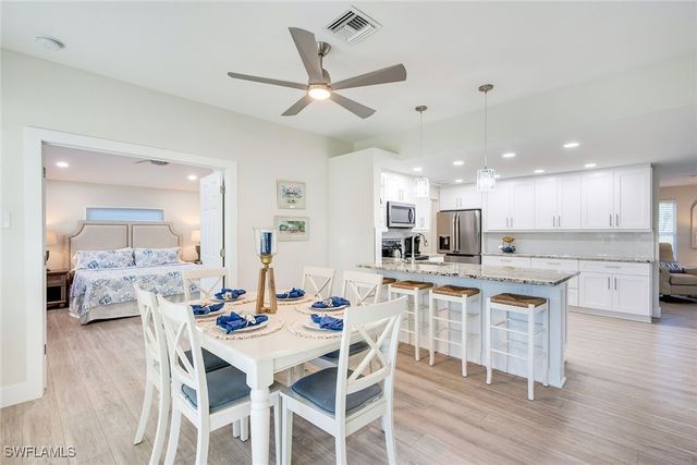 1410 Curlew AVE, Naples, FL 34102