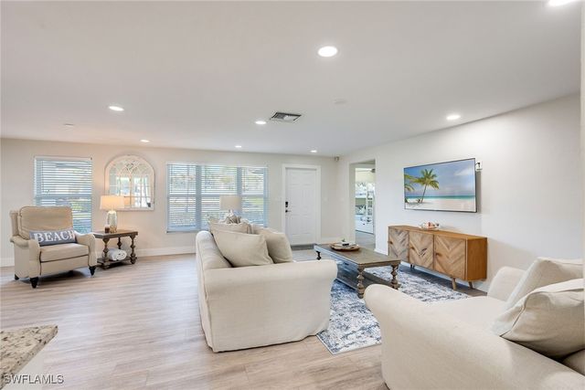 1410 Curlew AVE, Naples, FL 34102