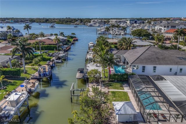 1410 Curlew AVE, Naples, FL 34102