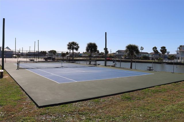 4123 Reeves Drive, Galveston, TX 77554