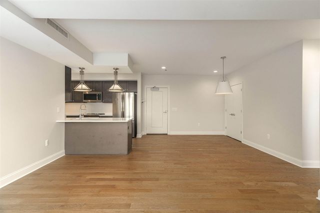 525 W Lafayette Boulevard Unit: 16C, Detroit, MI 48226